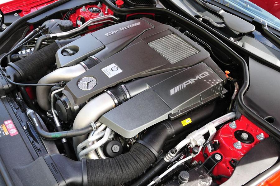  Mercedes-Benz SL63 AMG 2013 года  (фото 25 из 84)